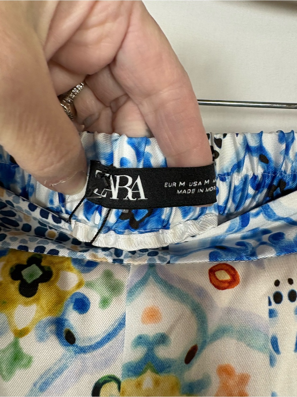 Zara White and Blue Tile-Print Wide Leg Pants - Picture 3 of 8